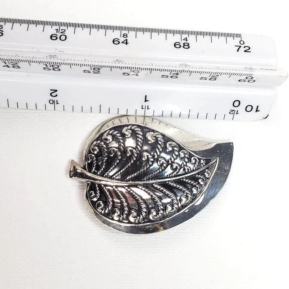 Vintage Danecraft Ornate Sterling Silver Signed Leaf Brooch - Picture 12 of 13